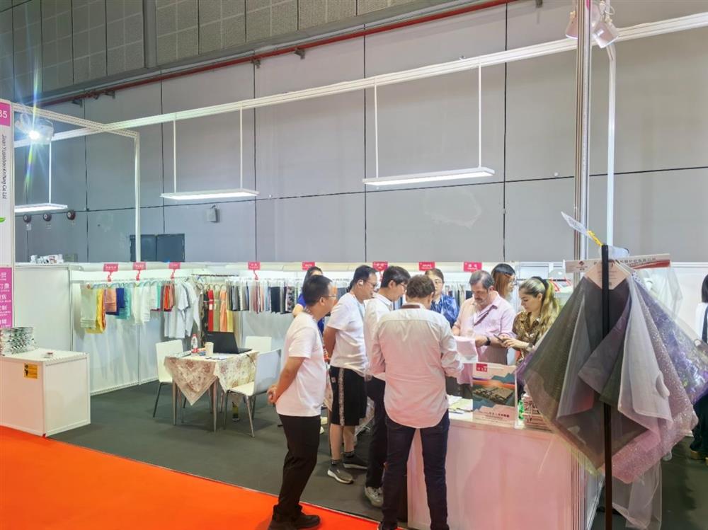 以科技綠色鏈接紡織商機！元首針織亮相2025中國國際紡織面料及輔料（秋冬）博覽會